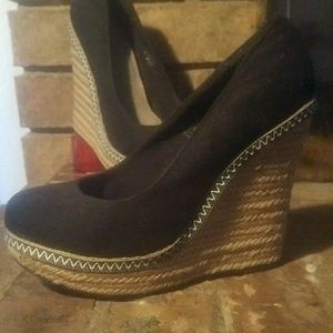 Black wedged heels